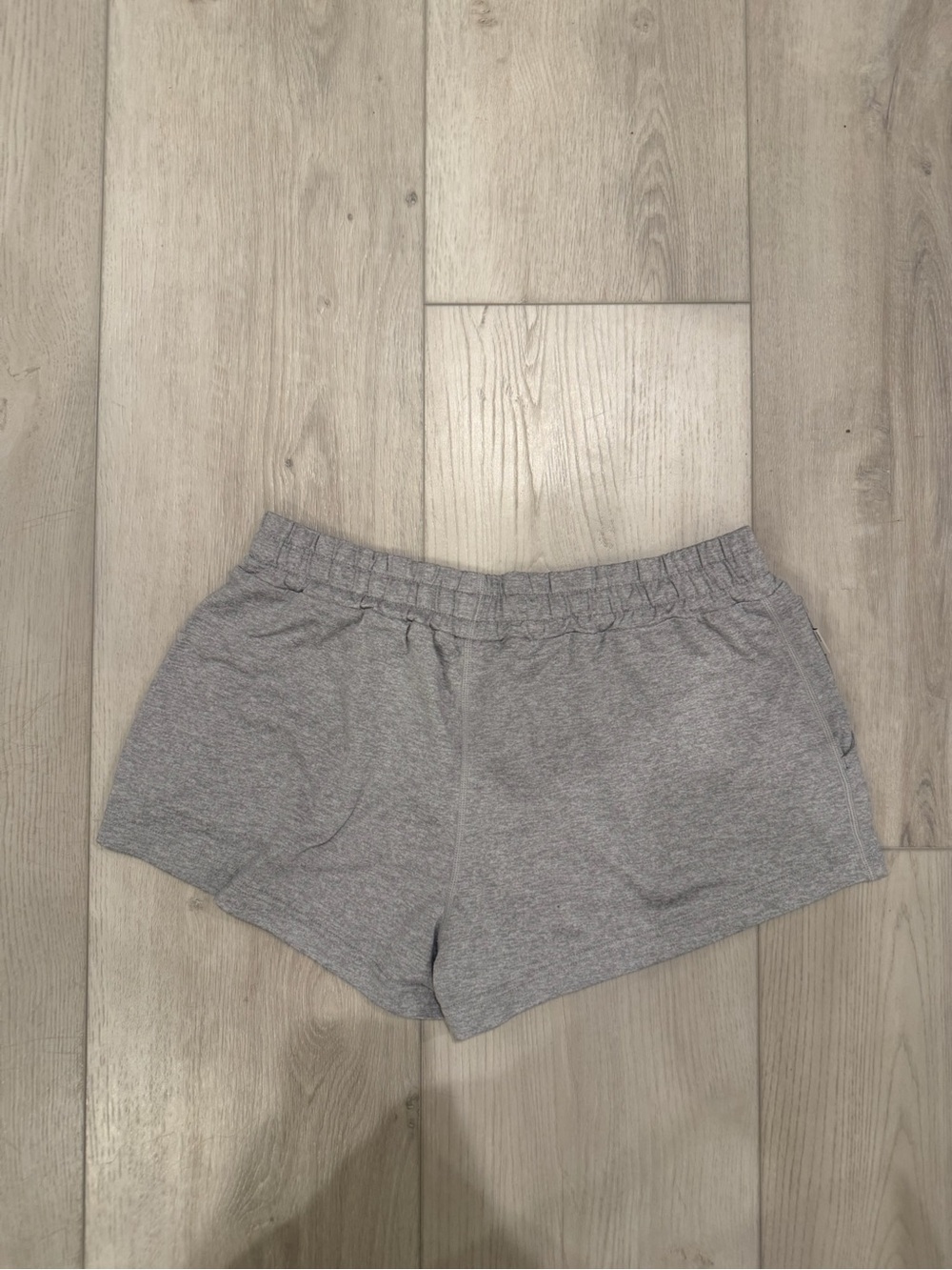 Vuori Heather Gray Athletic Shorts - Picture 2 of 2